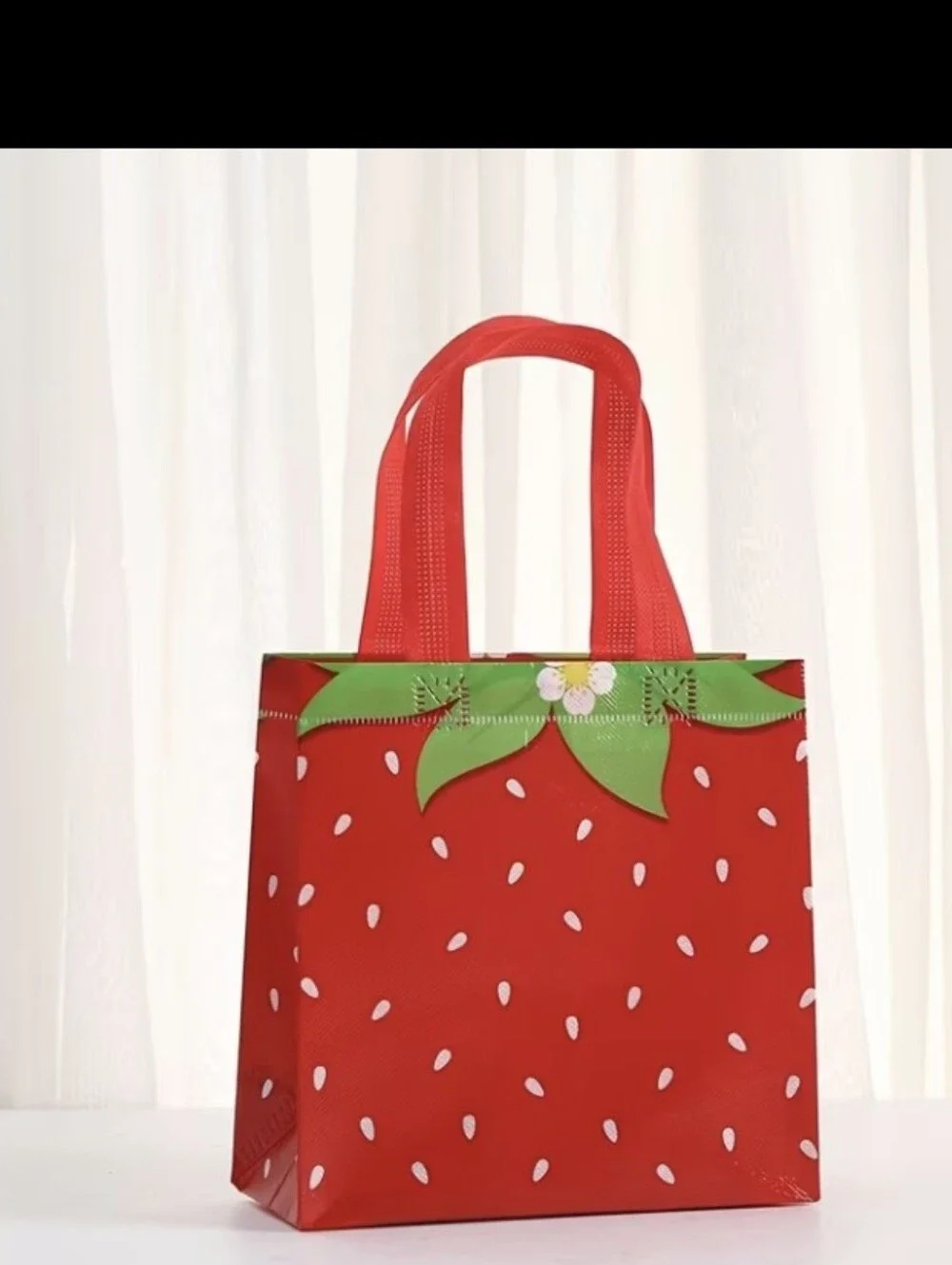 Strawberry 🍓 Decor Gift Bags 6pk NEW